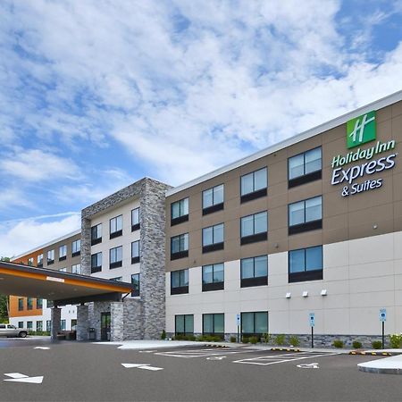 Holiday Inn Express & Suites - Painesville - Concord By Ihg Exterior photo