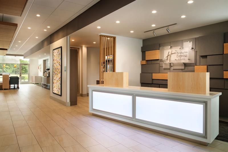 Holiday Inn Express & Suites - Painesville - Concord By Ihg Exterior photo