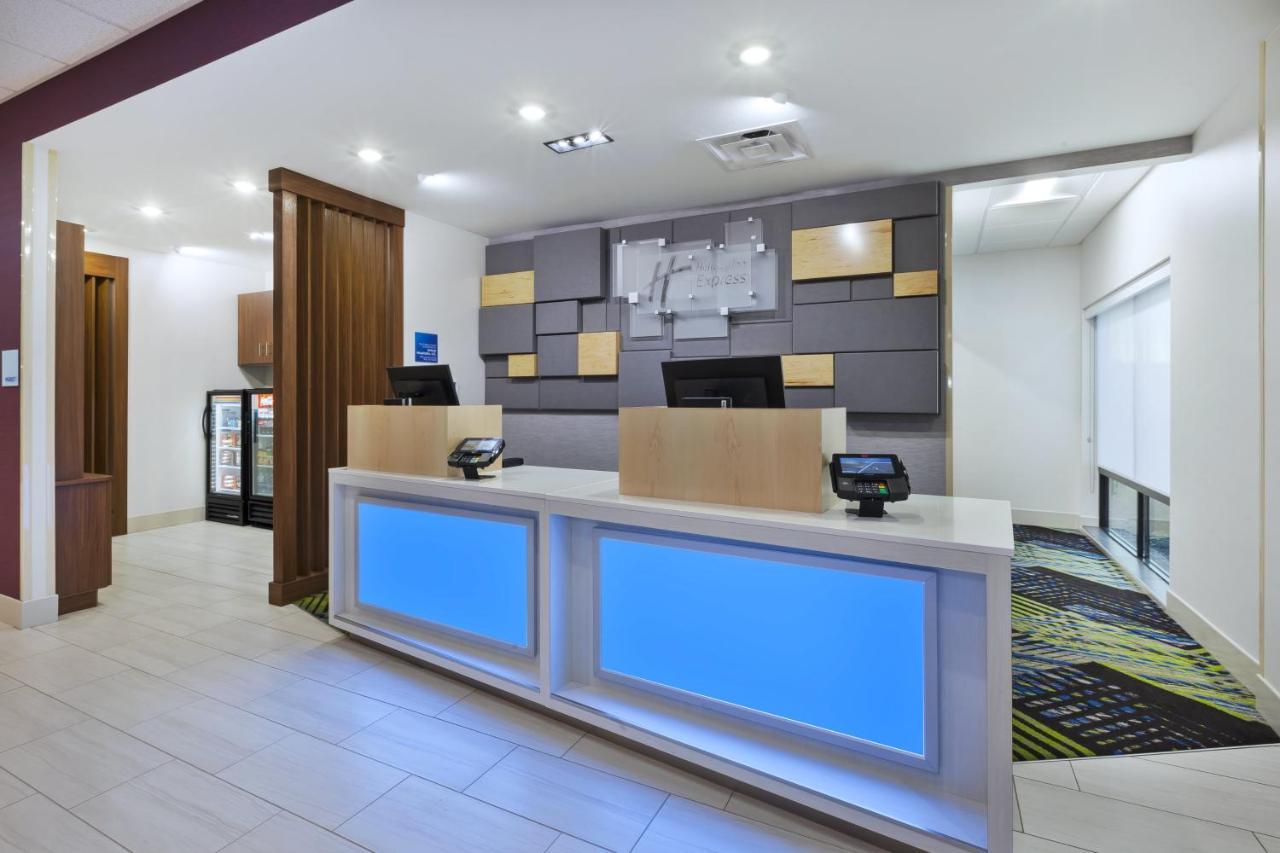Holiday Inn Express & Suites - Painesville - Concord By Ihg Exterior photo